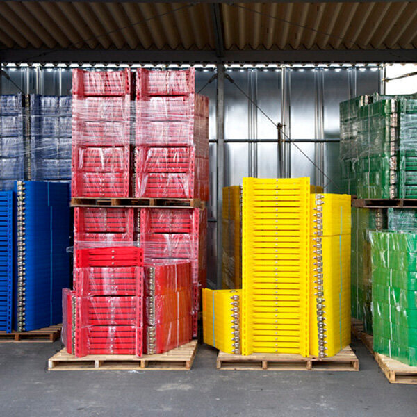 プラスチック製単管バリケード（赤）　640mm×800mm